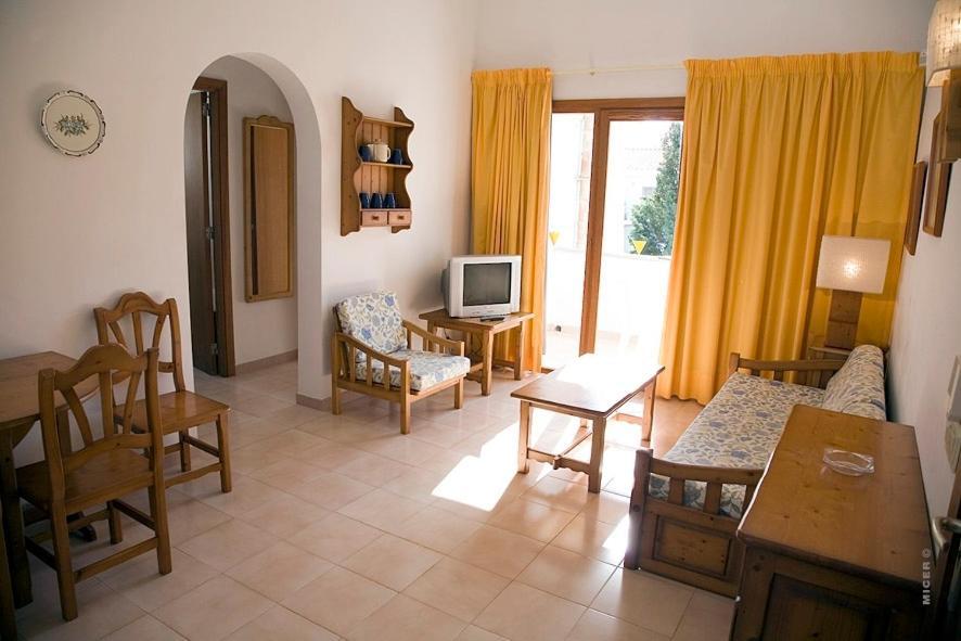 Apartamentos Leo Port de Pollença Extérieur photo