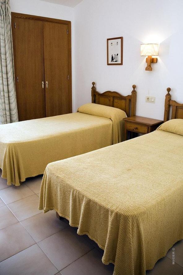 Apartamentos Leo Port de Pollença Extérieur photo