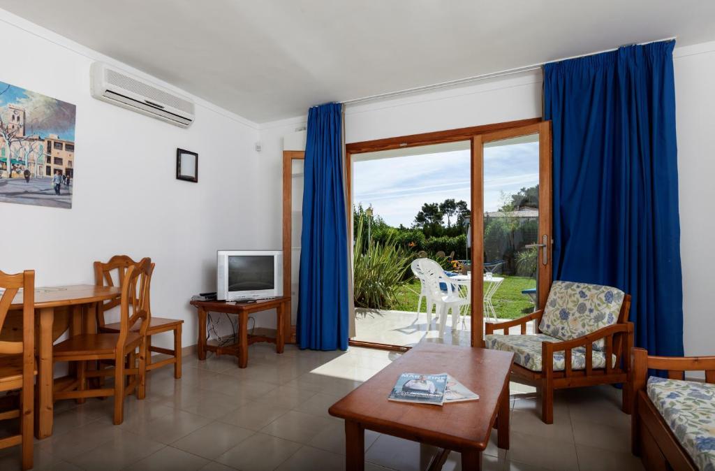 Apartamentos Leo Port de Pollença Chambre photo