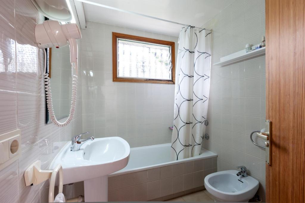 Apartamentos Leo Port de Pollença Chambre photo